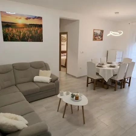 Bokun Gusta Apartamento
